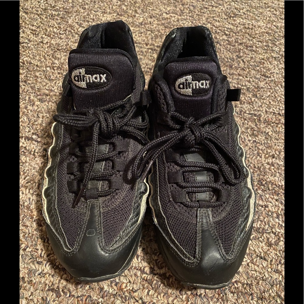NIKE AIR MAX